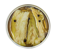 Load image into Gallery viewer, Ar de Art open tin of Wild Codfish in extra virgin olive oil, garlic, and black peppercorns. Galicia, Spain.