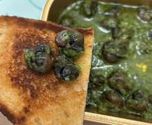 Load image into Gallery viewer, Peconic Escargot Two Dozen Frozen with Bourguignon Butter