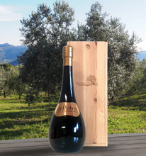 Load image into Gallery viewer, Petrazzuoli Petra Extra Virgin Olive Oil Wood Box, Italy