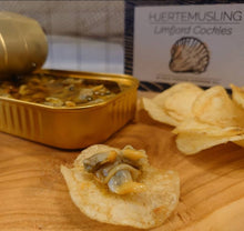 Load image into Gallery viewer, Fangst Small and Tender Cockles and Potato Chips