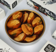 Load image into Gallery viewer, Ar de Arte open tin of fried mussels in pickle sauce.  Galica, Spain.
