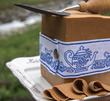 Load image into Gallery viewer, Fjak 45% Milk Chocolate with Brown Cheese Bar (Norway)
