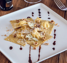 Load image into Gallery viewer, Balsamic 20 yr &quot;Traditionale&quot; Vinegar Organic (Italy) DOP Reggio Emilia - Silver Seal
